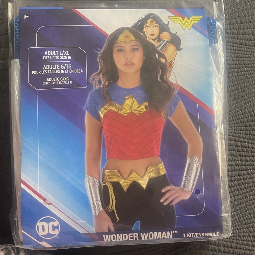 *New* Wonder Woman Adult Costume -‎ Red, Blue, Gold. Woman’s Large-XL 16